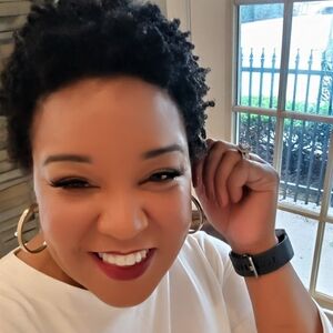 Meet your Posher, Latrivia